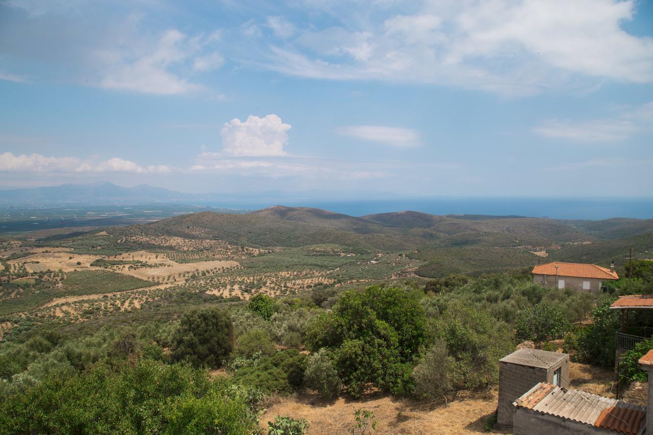 Mani Secluded Villa Гитион Экстерьер фото